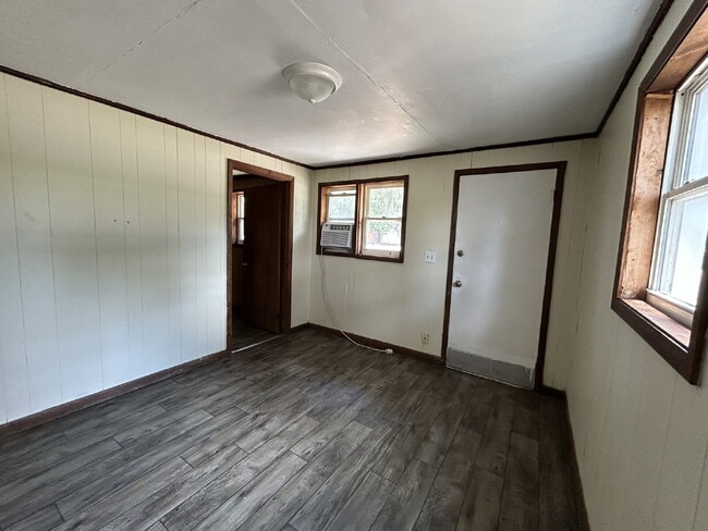 Building Photo - Apartment for Rent