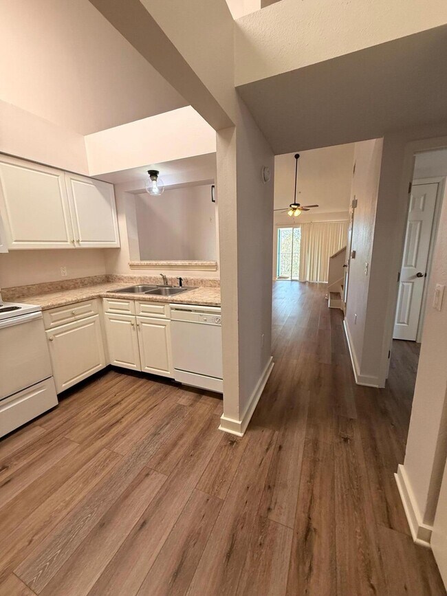 Foto del edificio - 4276 Calinda Ln