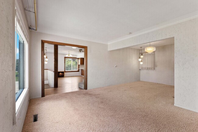 Foto del edificio - 4 BED 2.5 BATH HOME IN REXBURG