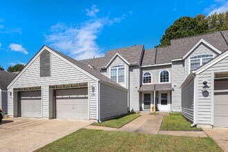 Building Photo - 5120 Glenwood Way