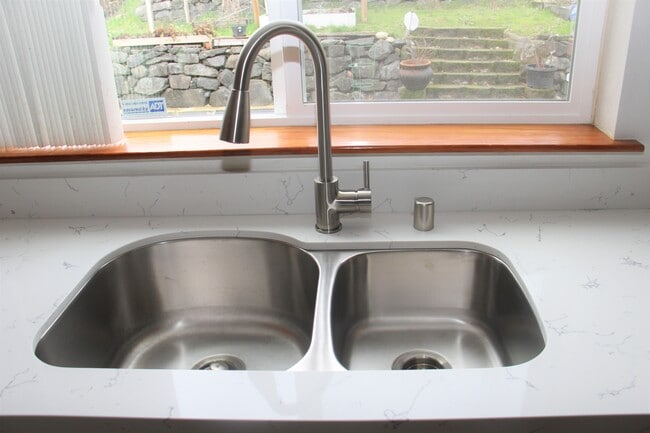 Building Photo - 4006 S 126th St