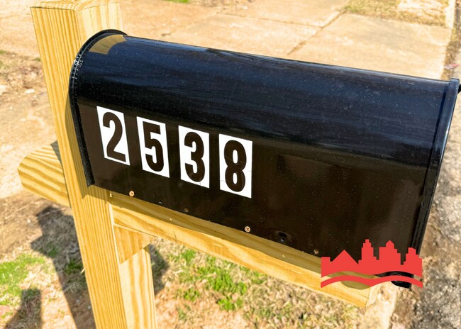 Foto del edificio - 2538 Lisa Ave