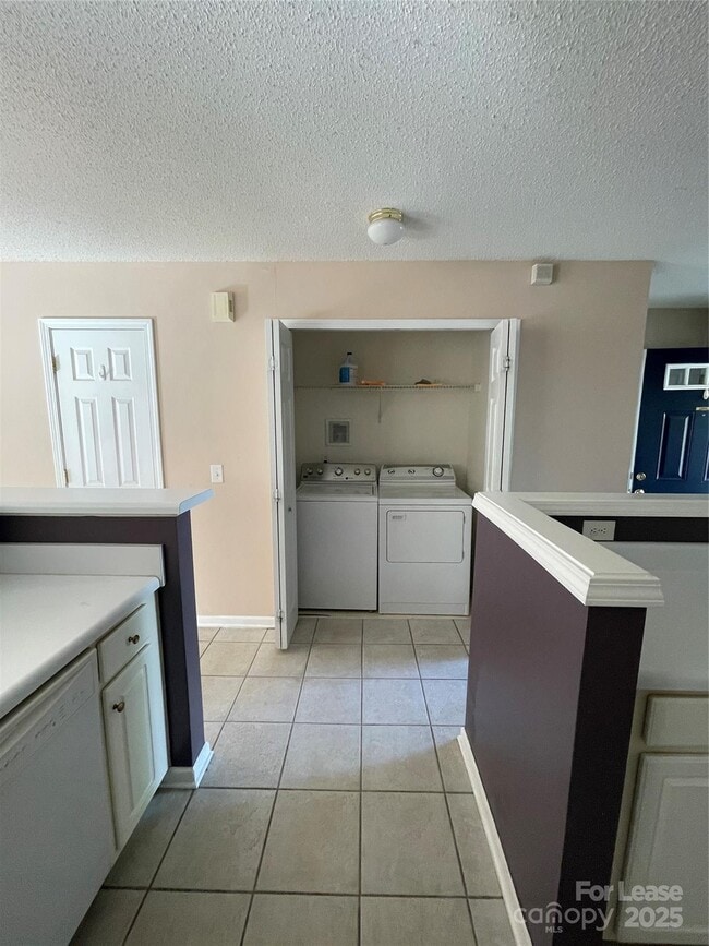 Foto del edificio - 16740 Timber Crossing Rd