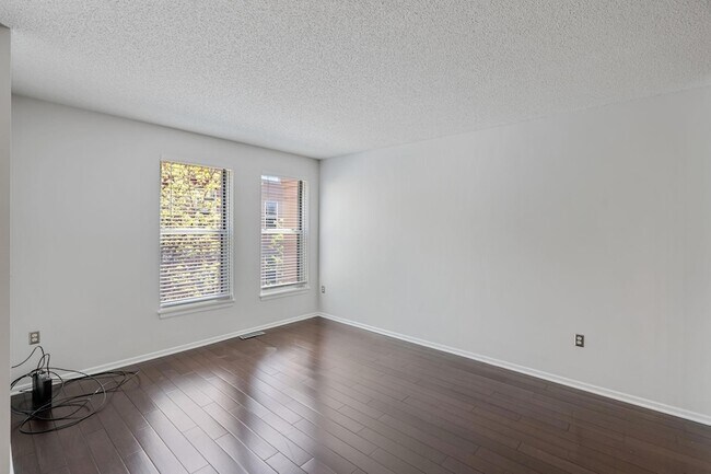 Foto del edificio - 675 N 1st St