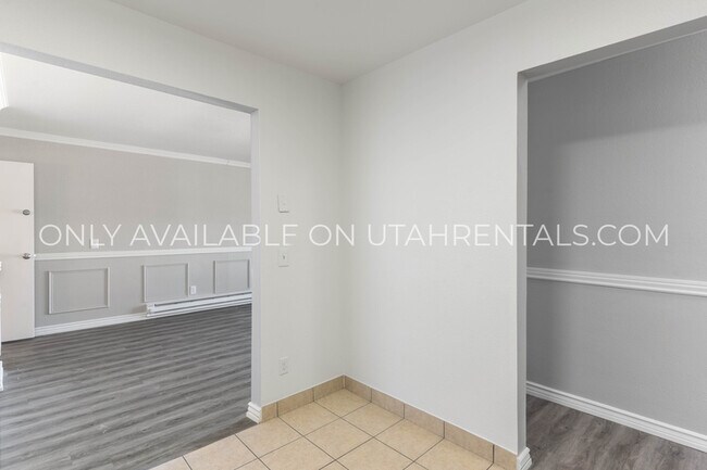 Foto del edificio - 4888 S Highland Cir