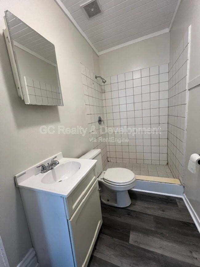 Foto del edificio - 214 Dupage St