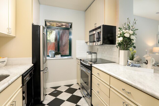 Building Photo - 4250 El Camino Real