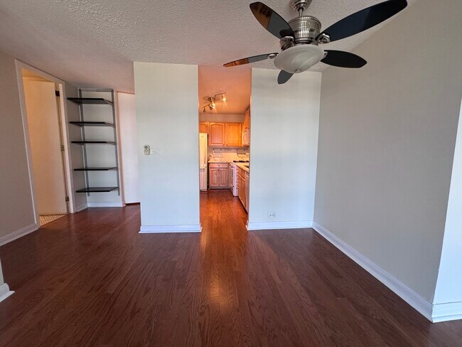 Foto del edificio - 6700 S South Shore Dr