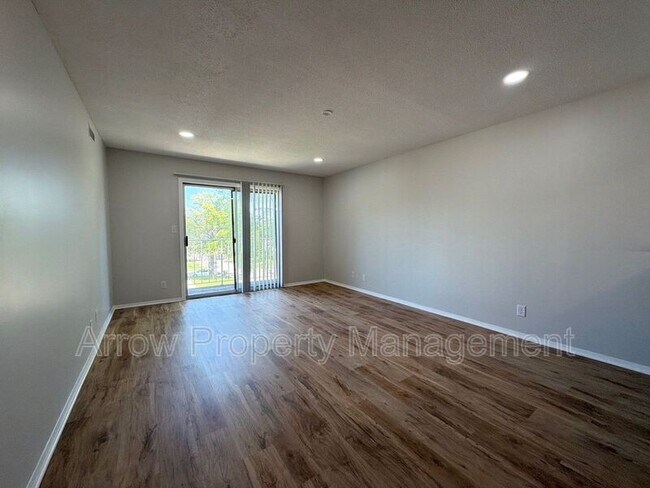 Foto del edificio - 649 S 18th St