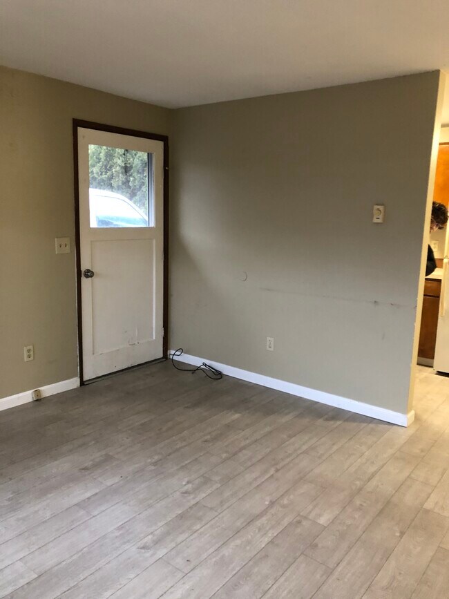 Front Room - 2415 Carlson Rd