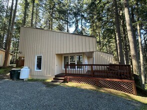Building Photo - 17924 Overlake Ct SE