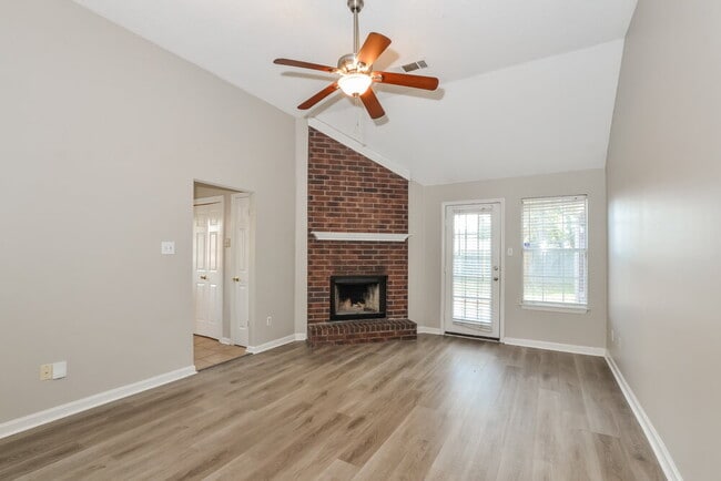 Building Photo - 7499 Spinola Cove