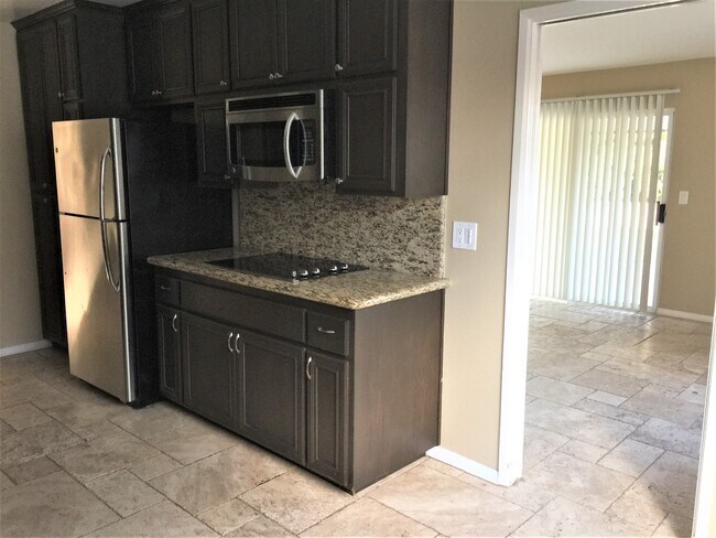 Foto del edificio - Spacious Lake Murray 4 Bedroom Home with Large Yard in Quiet San Diego Neighborhood