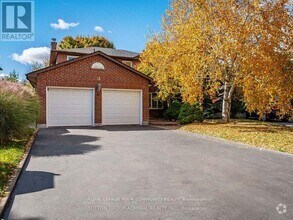 Building Photo - 51 Houseman Crescent