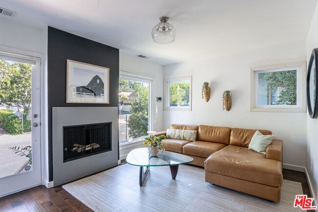 Building Photo - 4870 Stratford Rd