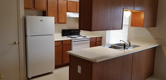 Furnished Kitchen - 2309 E Anna St