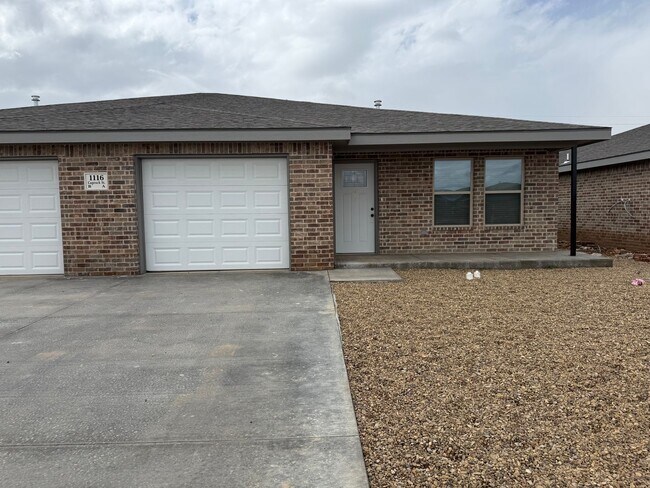 Building Photo - 1122 Caprock St