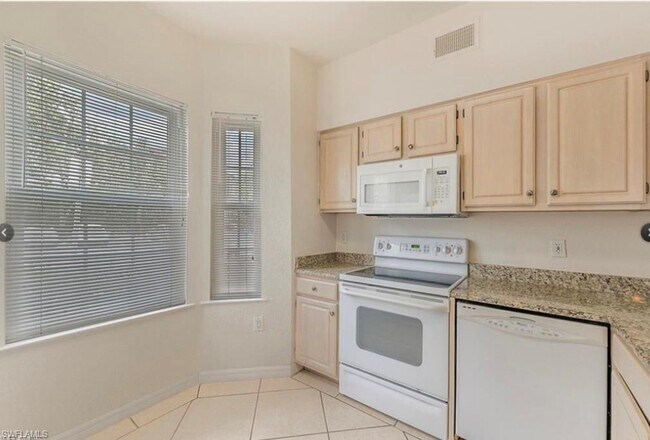 Foto del edificio - 23500 Walden Center Dr