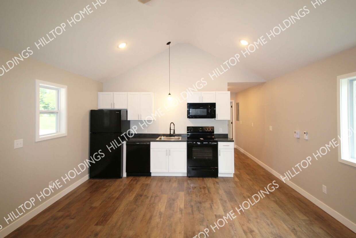 Primary Photo - 39 Hilltop Rd