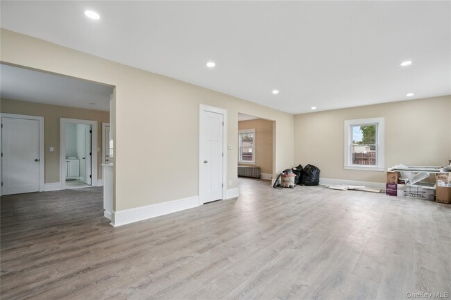 Building Photo - 1030 Glen Cove Ave