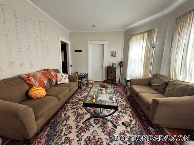 Building Photo - 74 Romsey St