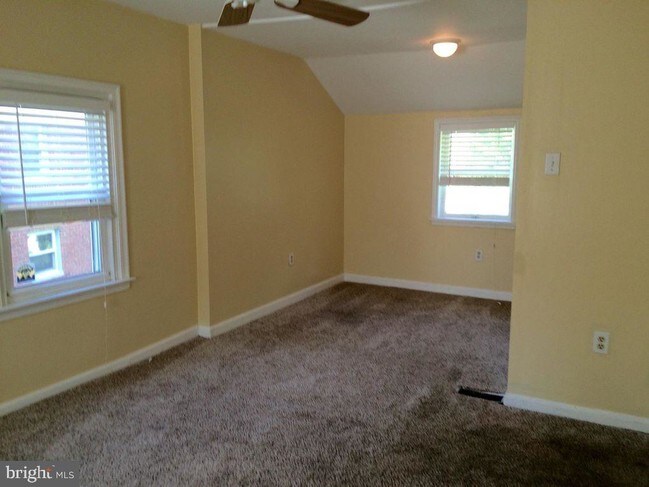 Building Photo - 123 Debaran Ln