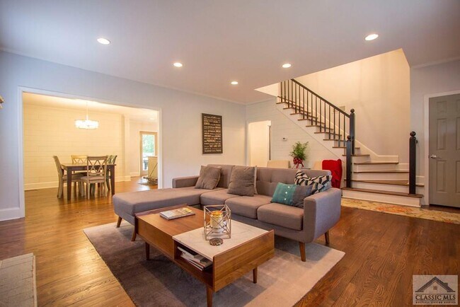 Building Photo - 467 Milledge Terrace