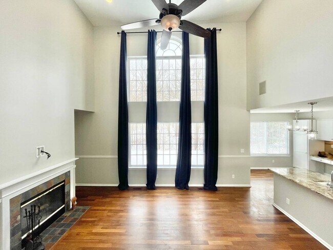 Foto del edificio - 602 Pearces Ford Rd