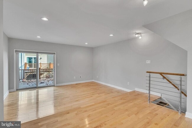 Foto del edificio - 6146 Brook Dr