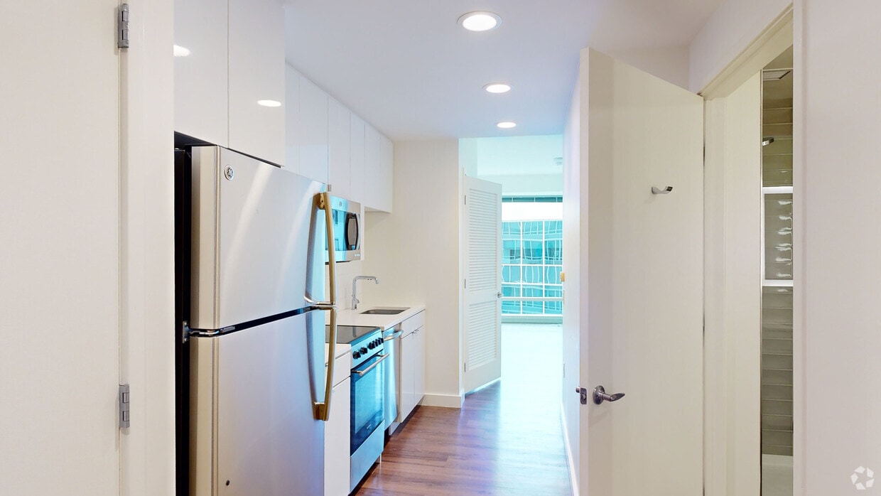 Photo - Van Ness Apartments