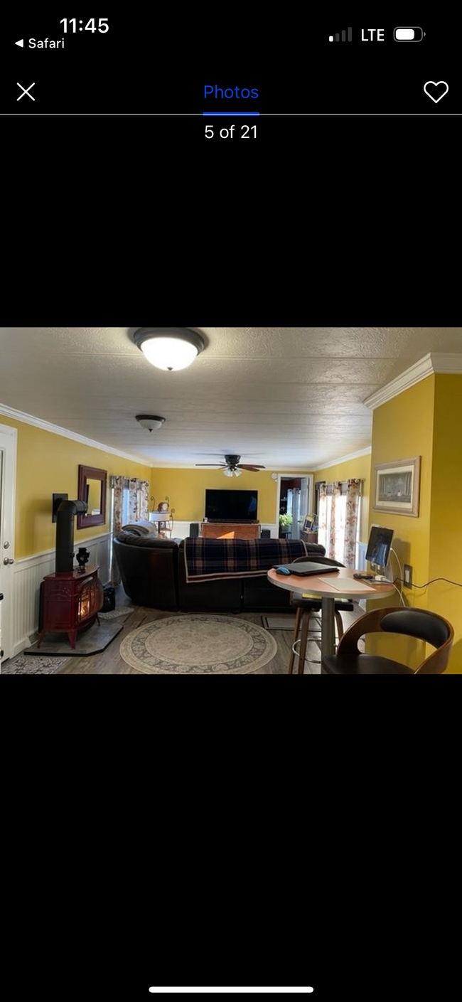 Foto del edificio - 23 Holiday Ln