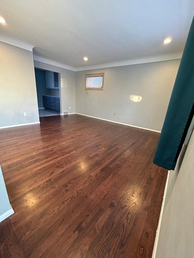 Foto del edificio - 6838 Moccasin St