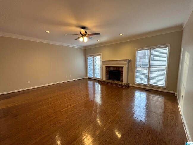 Foto del edificio - 241 Meadow Croft Cir