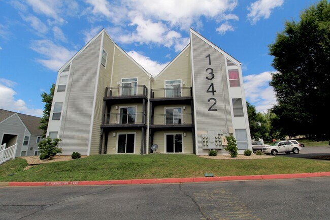 Building Photo - 1342C Hunters Road