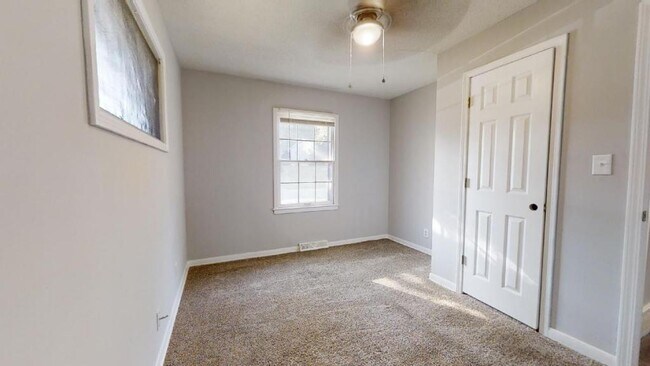 Foto del edificio - 5521 N. Highland Ave.
