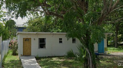 Building Photo - 746 S Lee Ave