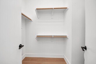 Building Photo - 2810 Riverby Rd