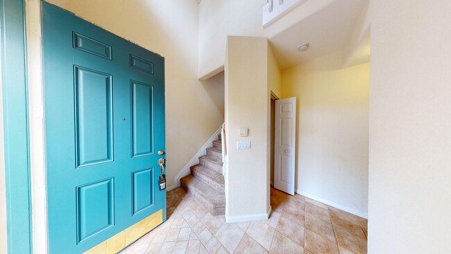 Building Photo - Modern Style Tri-Level Townhome 2BR/ 2.5BA...
