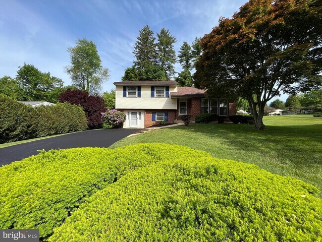 Foto del edificio - 1213 Farmington Ln