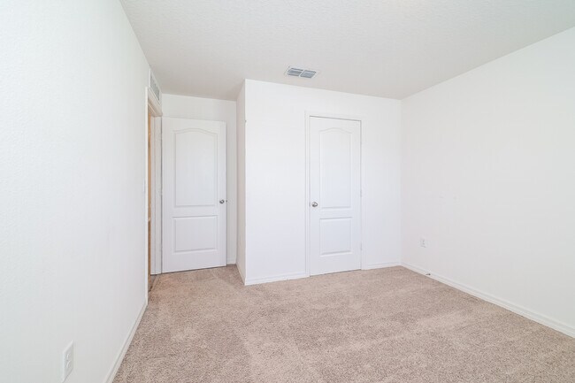 Building Photo - 501 Kensington View Dr