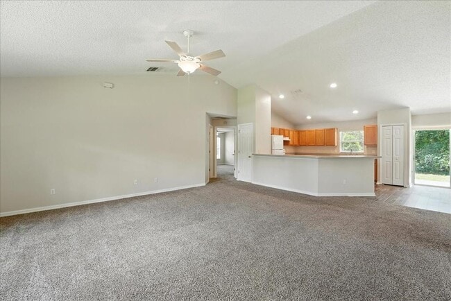 Building Photo - 961 Hanford Dr