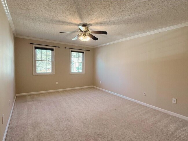 Foto del edificio - 7024 Somerset Cir