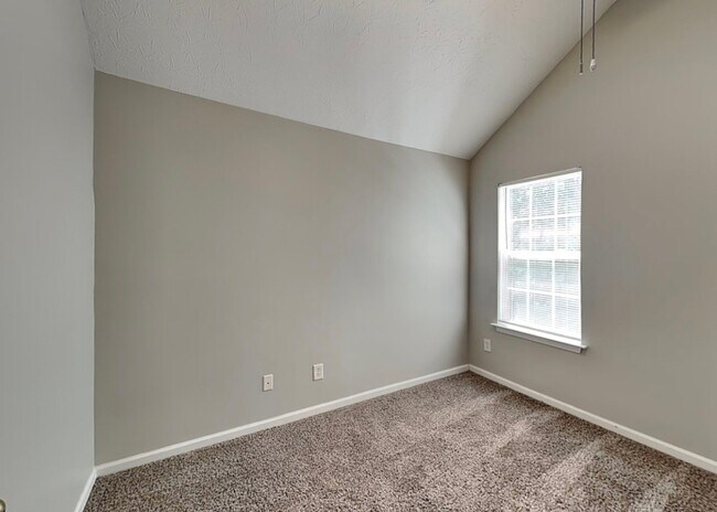Foto del edificio - 2621 Fairstone Ave
