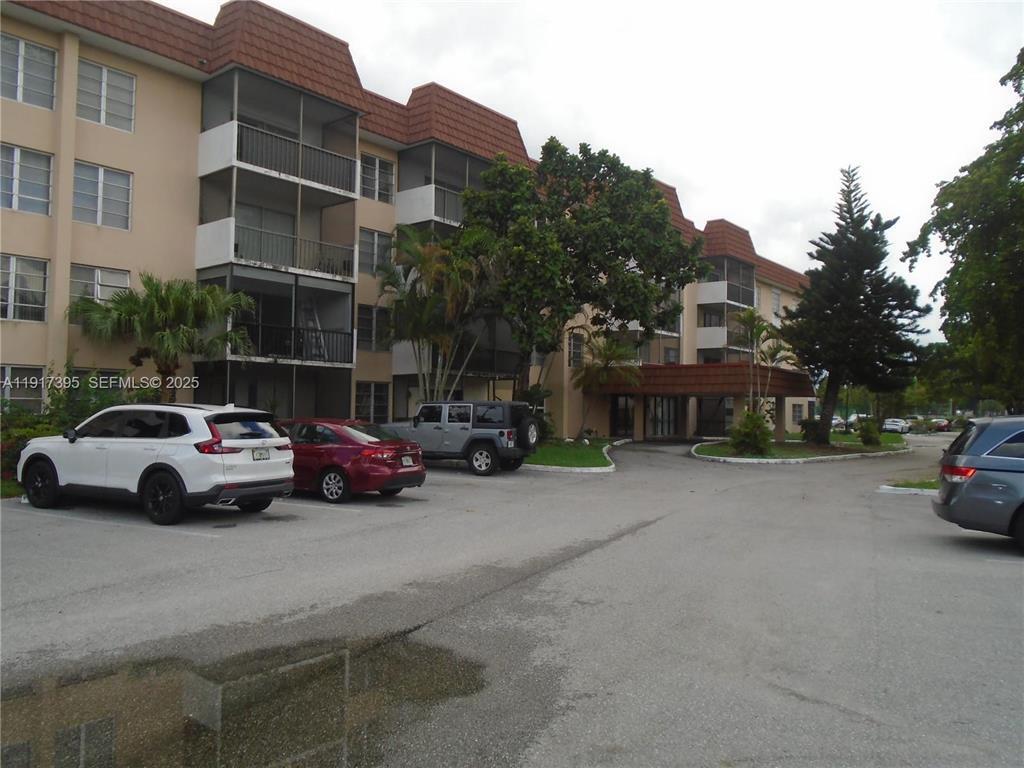 Foto del edificio - 4176 Inverrary Dr