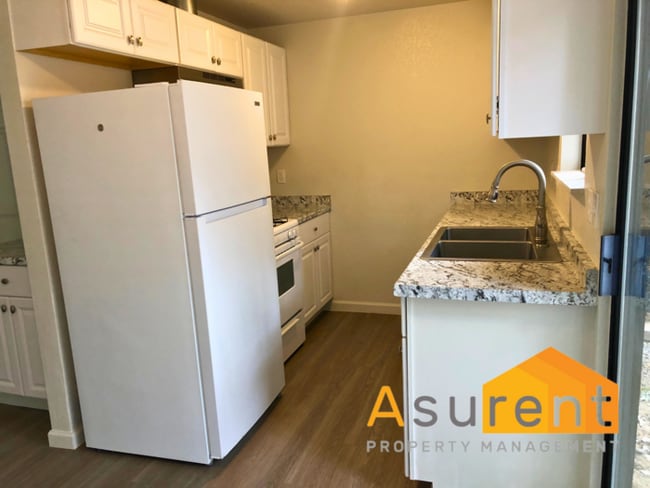 Foto del edificio - $200 off first months rent. Fully Remodele...