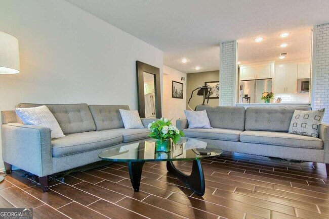 Foto del edificio - 501 Countryside Pl
