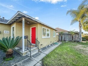 Building Photo - 2546 W Olive Ave