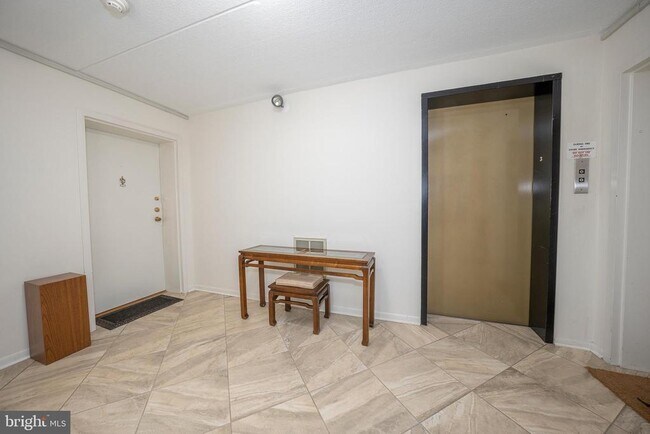Foto del edificio - 260 W Montgomery Ave