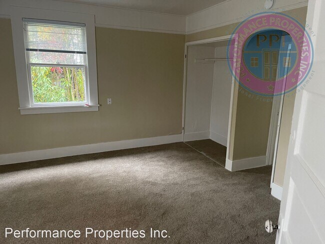 Building Photo - 3 br, 2 bath House - 4624 NE Cleveland Avenue