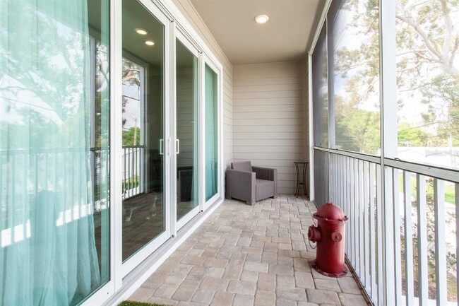 Building Photo - 1273 Savona Dr